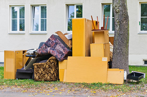 Best Construction Debris Removal  in Bloomfield, IA